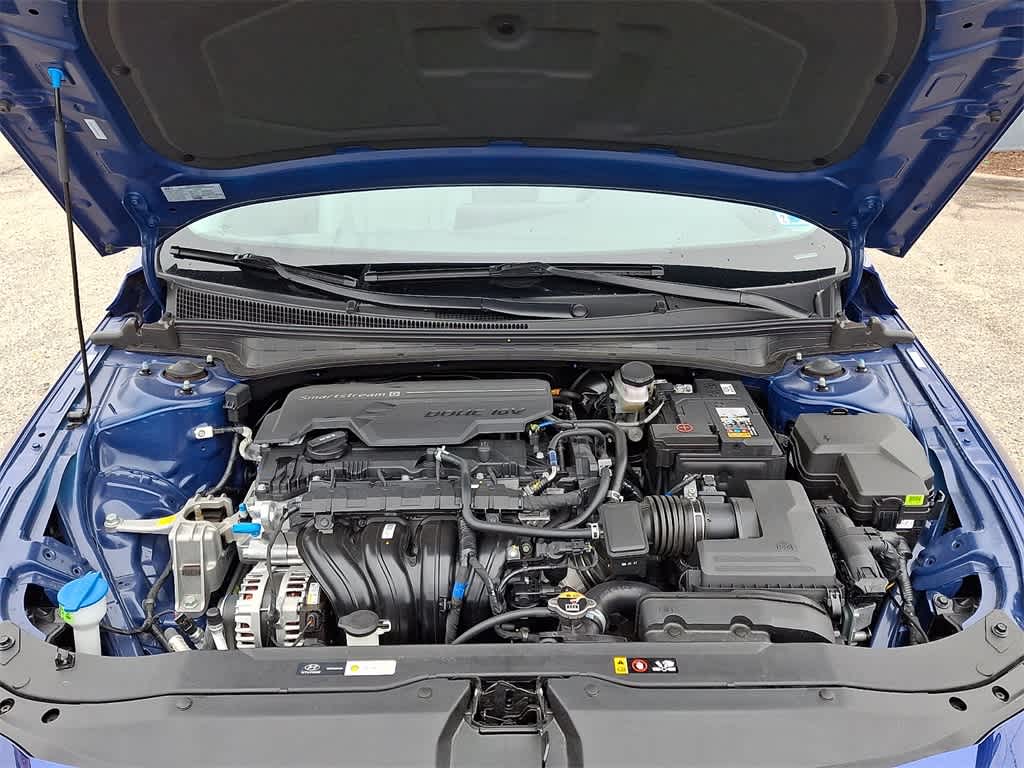 2025 Hyundai ELANTRA Limited