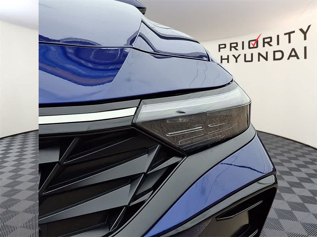 2025 Hyundai ELANTRA Limited