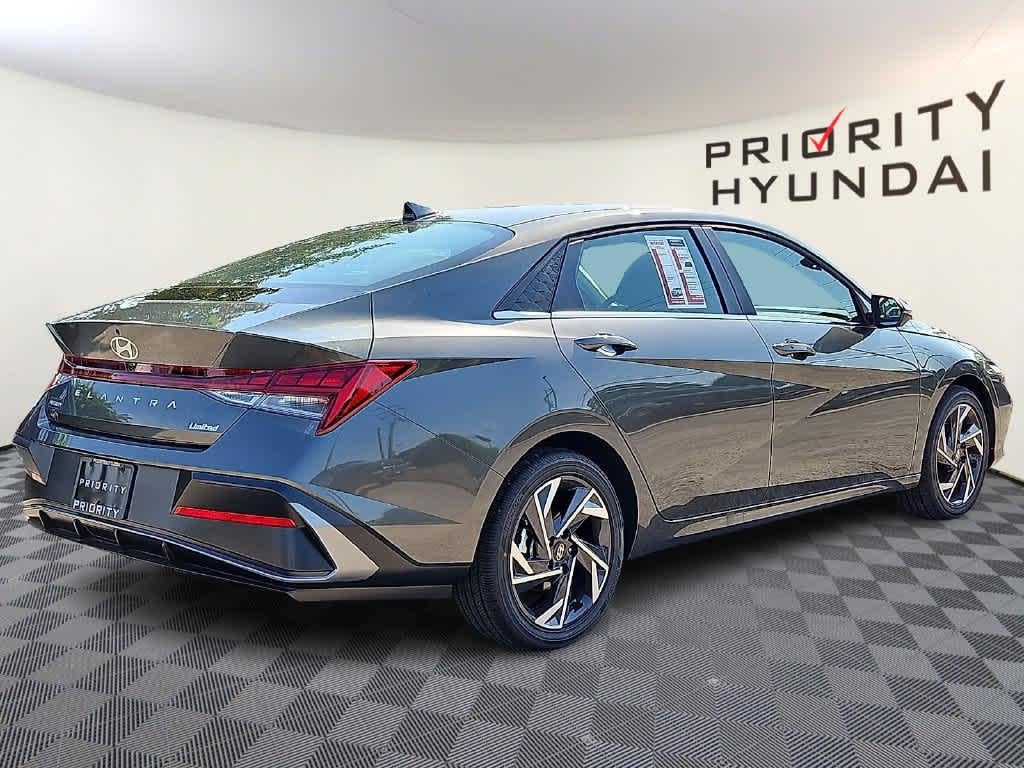 2026 Hyundai ELANTRA Limited