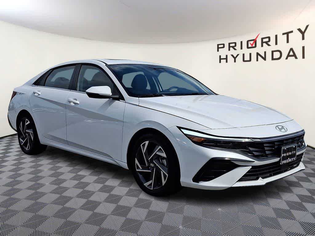 2025 Hyundai ELANTRA Limited