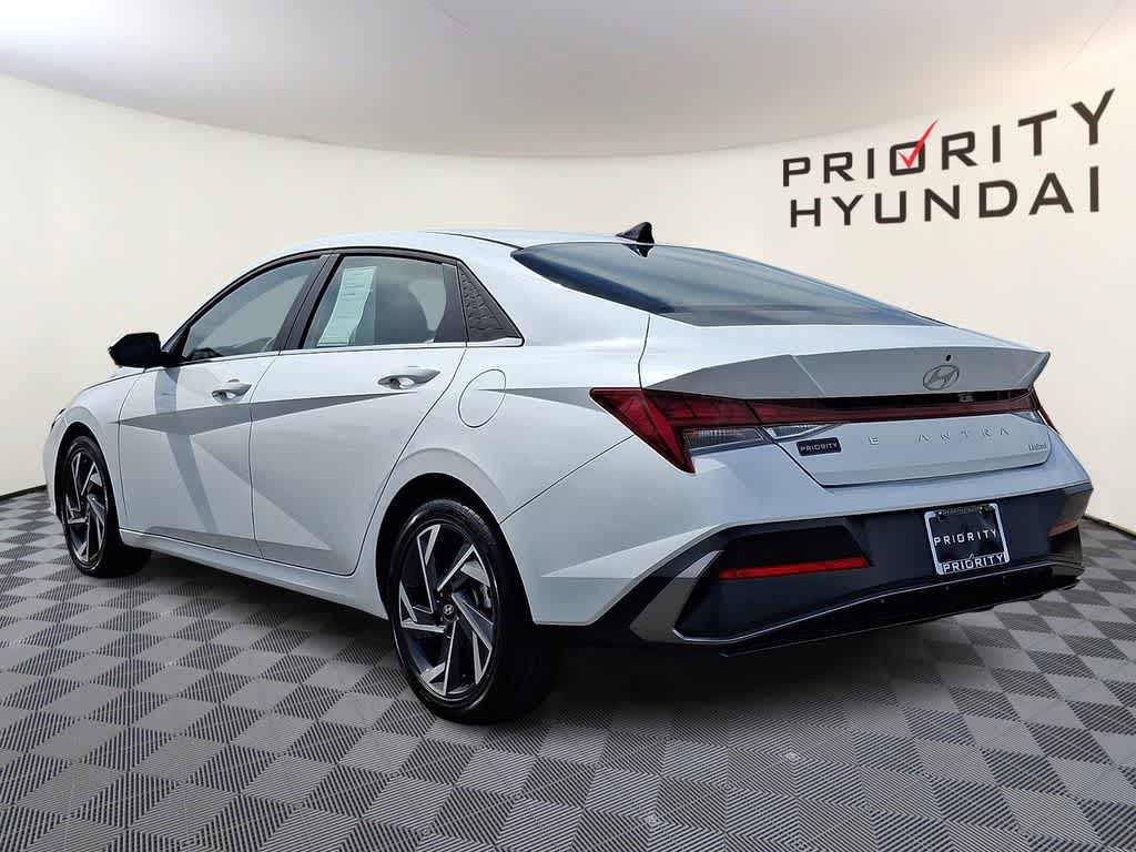 2025 Hyundai ELANTRA Limited