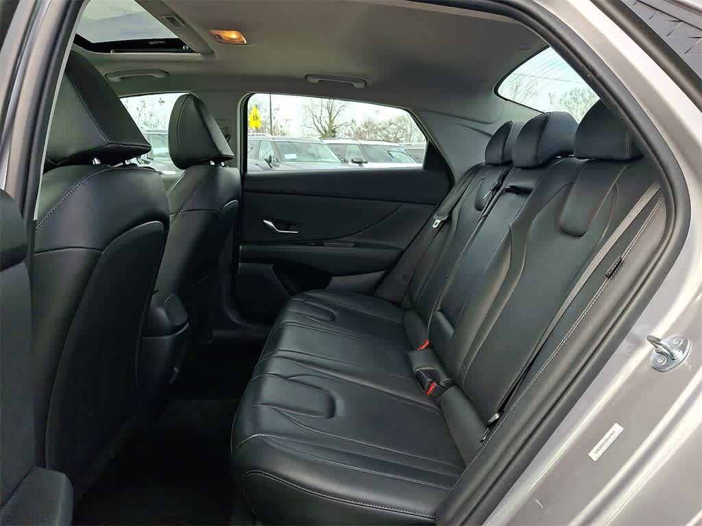 2025 Hyundai ELANTRA Limited