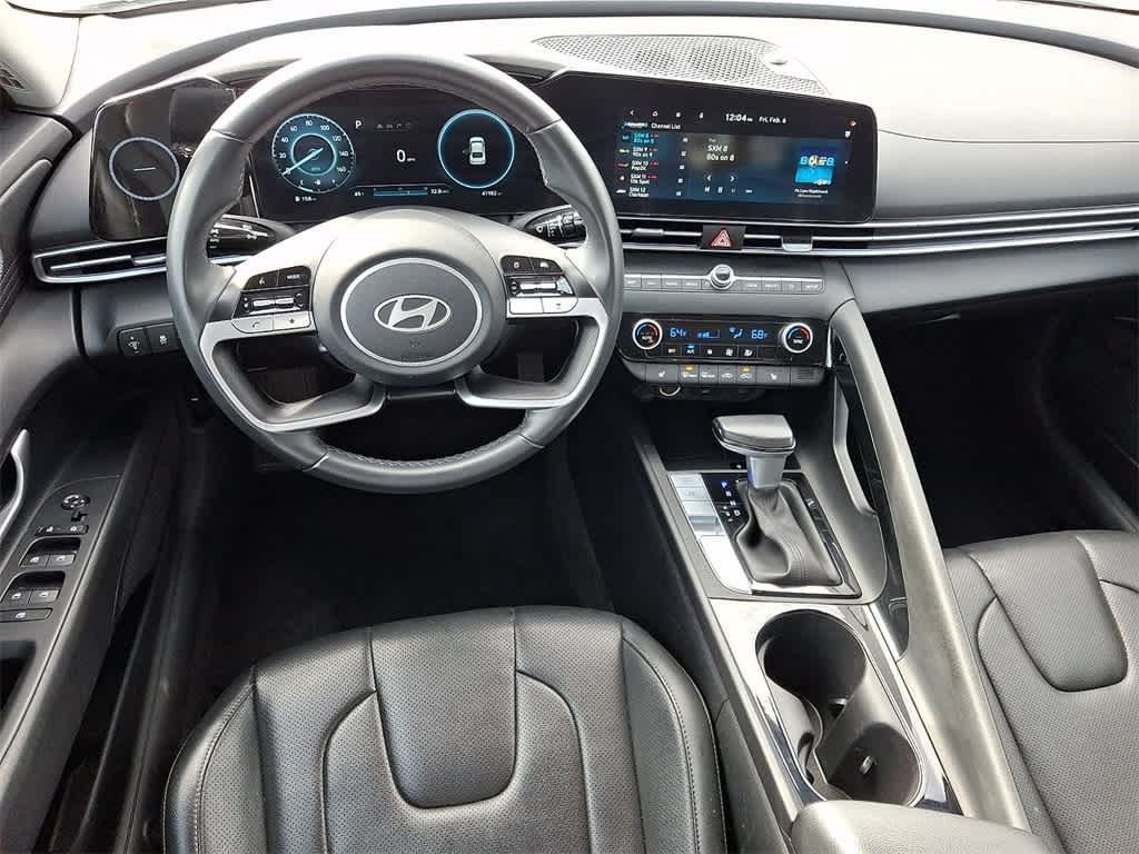 2025 Hyundai ELANTRA Limited