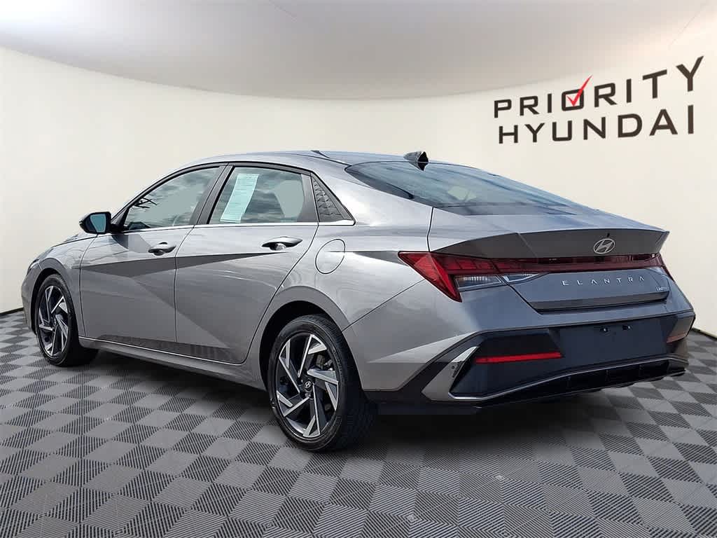 2025 Hyundai ELANTRA Limited