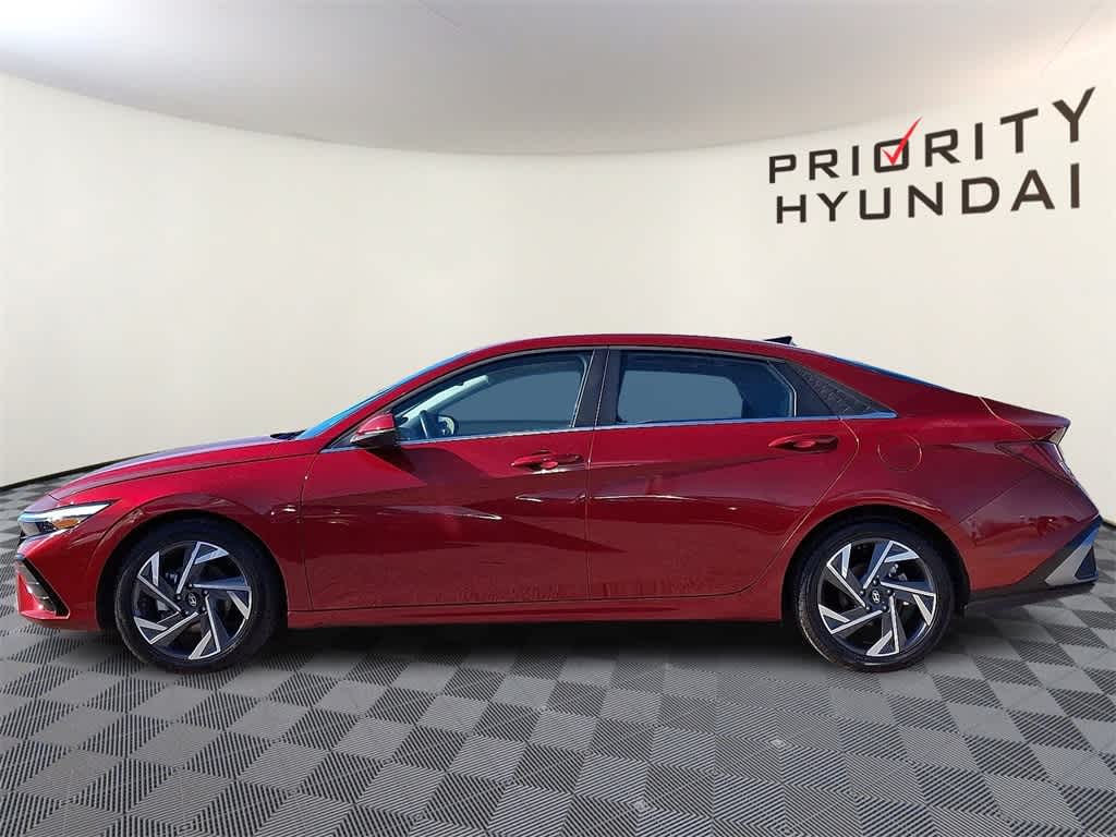 2025 Hyundai ELANTRA Limited