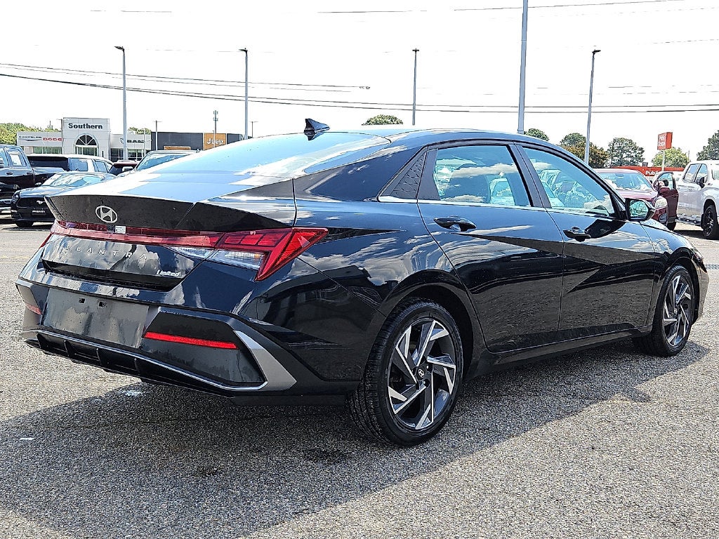 2025 Hyundai ELANTRA Limited