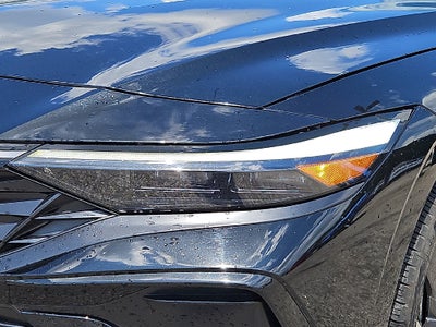 2025 Hyundai ELANTRA Limited