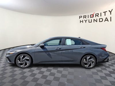 2025 Hyundai ELANTRA Limited