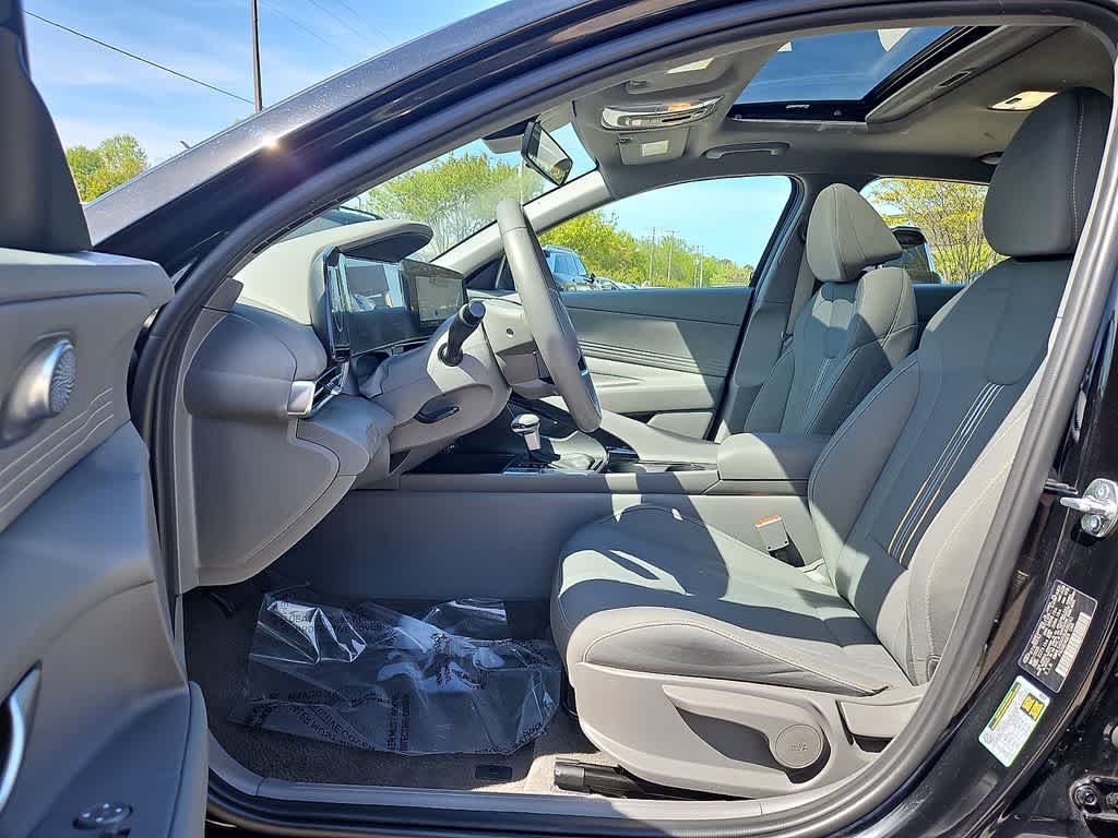 2025 Hyundai ELANTRA SEL Convenience