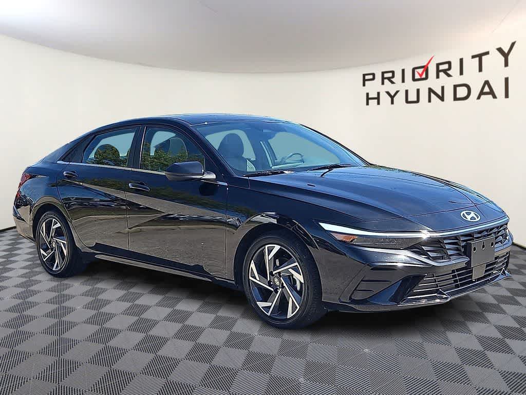 2025 Hyundai ELANTRA SEL Convenience