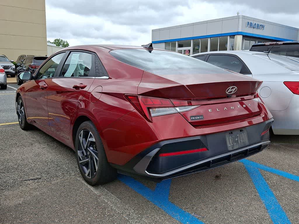 2024 Hyundai ELANTRA SEL