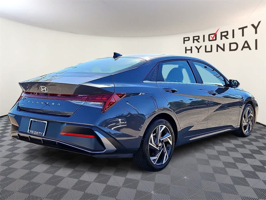 2024 Hyundai ELANTRA SEL