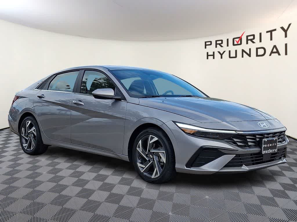 2025 Hyundai ELANTRA SEL Convenience