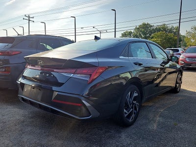 2024 Hyundai ELANTRA SEL