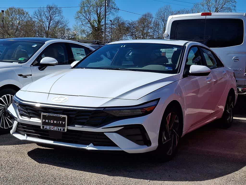 2025 Hyundai ELANTRA SEL Convenience