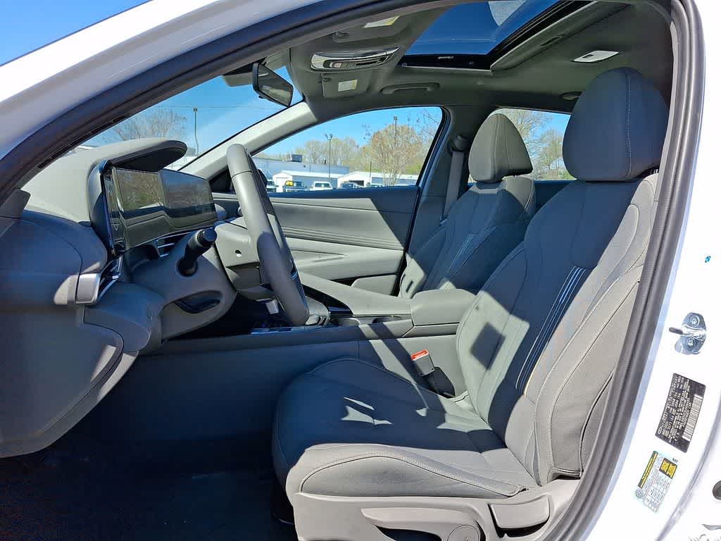 2025 Hyundai ELANTRA SEL Convenience
