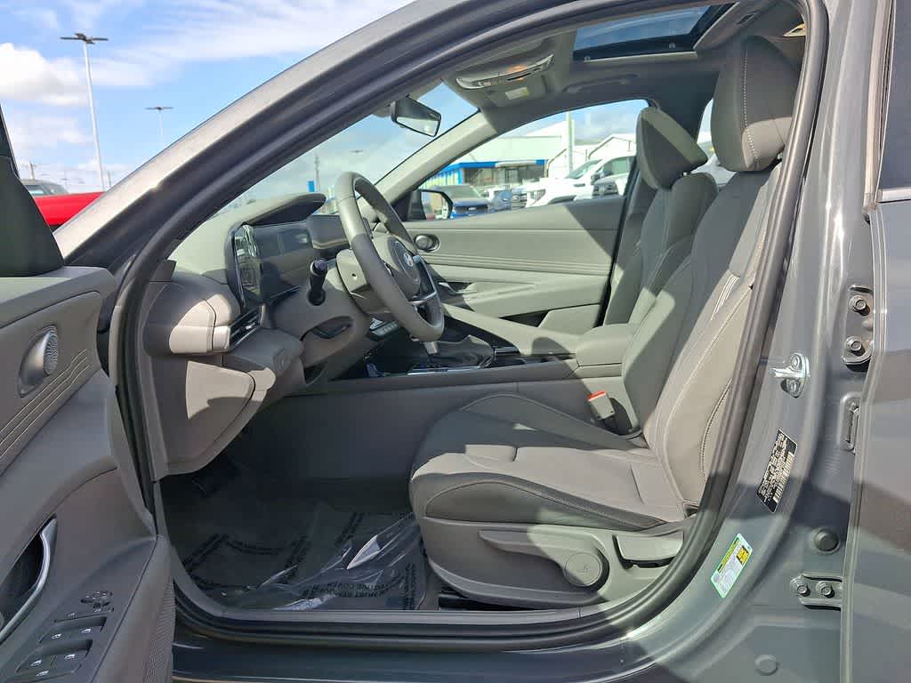 2025 Hyundai ELANTRA SEL Convenience