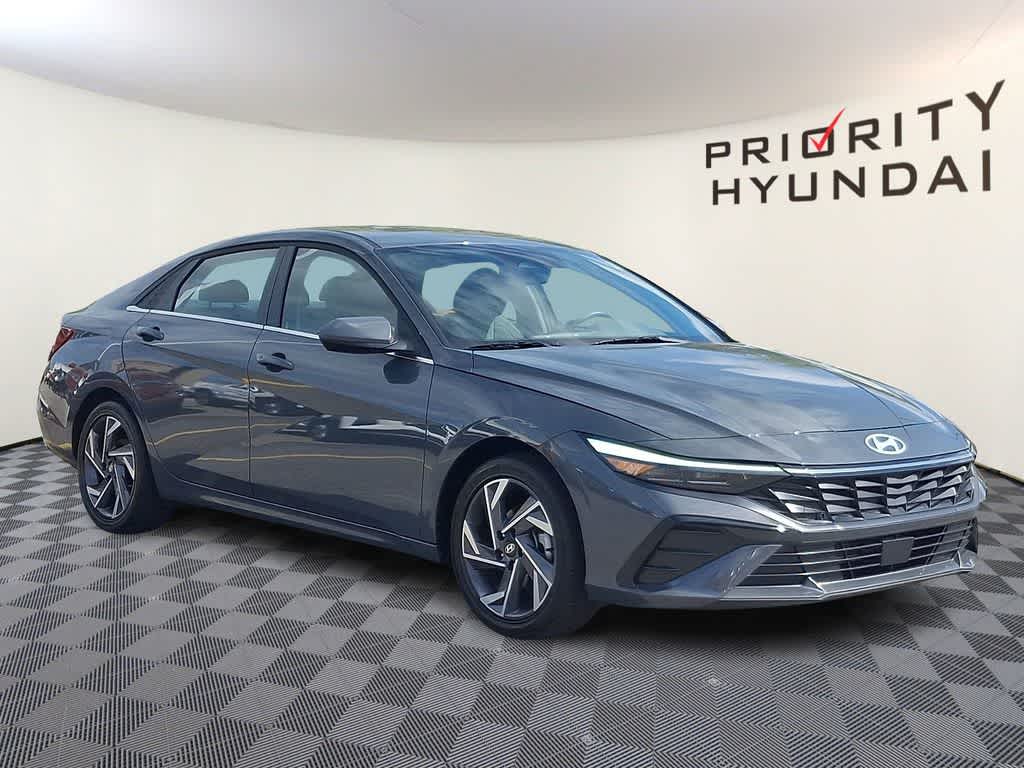 2025 Hyundai ELANTRA SEL Convenience