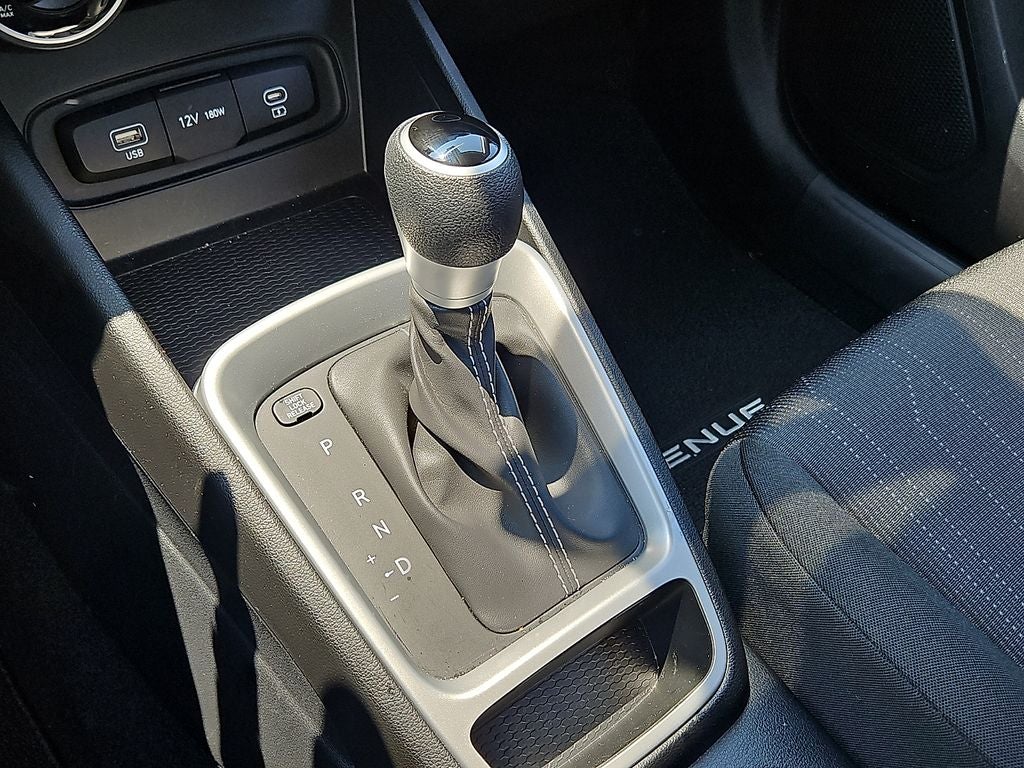 2025 Hyundai VENUE SE